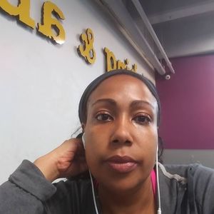 Meet your Posher, Nia